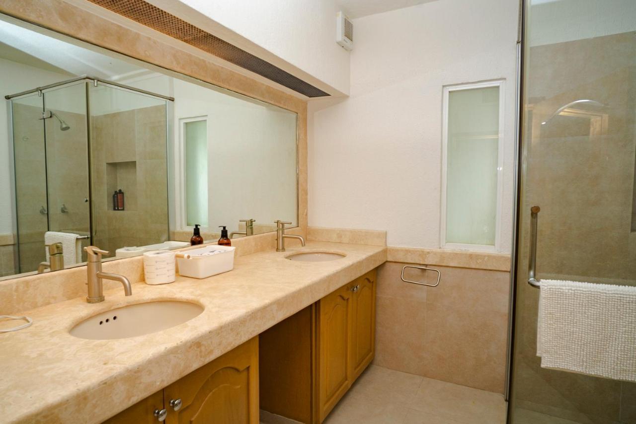 Oceanfront Condo At Voted Best Cancun Sandy Beach Eksteriør billede